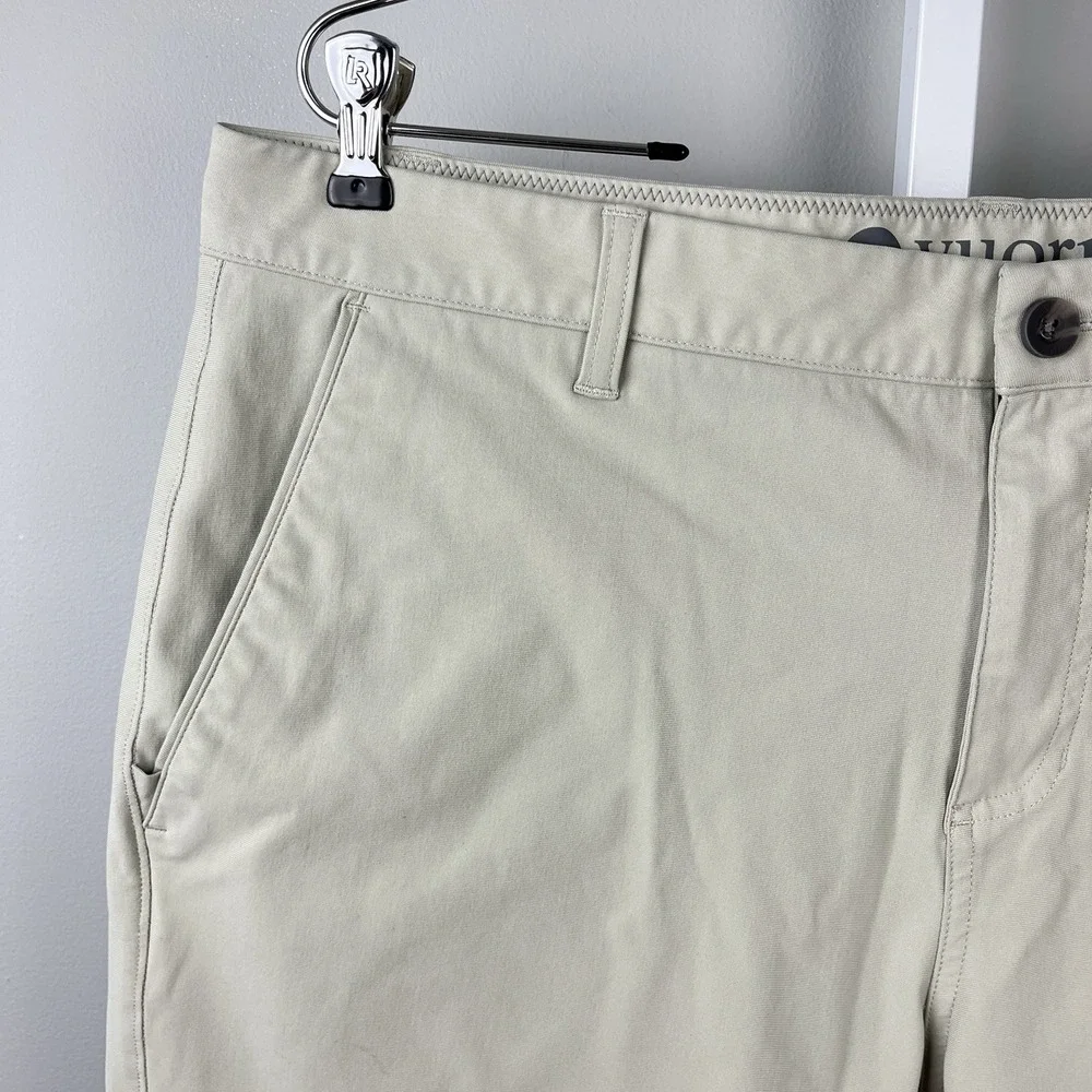 Vuori Meta Shorts Mens 36 Cream Performance Chino Stretch Golf